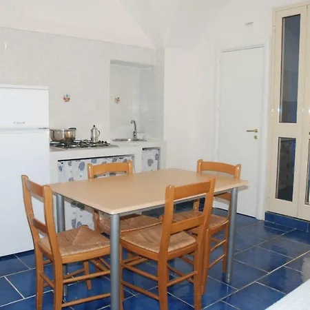 Dimora San Vincenzo فندق مبيت وإفطار غالّيبولي