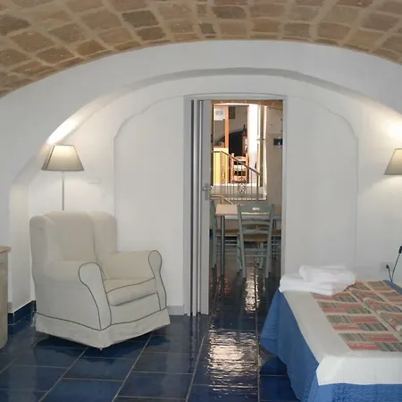 فندق مبيت وإفطار Dimora San Vincenzo غالّيبولي
